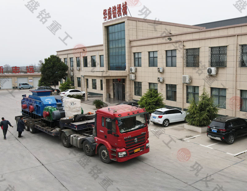時(shí)產(chǎn)200噸對(duì)輥液壓制砂機(jī)，處理鵝卵石、石灰石的出砂效果怎么樣呢？